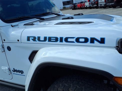 Used 2024 Jeep Wrangler Unlimited Rubicon 4xe image 11