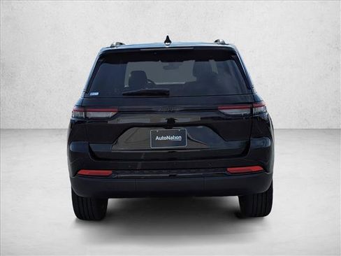 New 2025 Jeep Grand Cherokee Altitude image 6