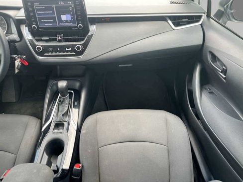 Used 2022 Toyota Corolla LE image 12
