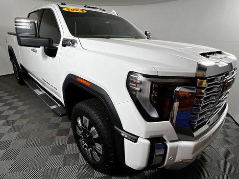 Used 2024 GMC Sierra 2500 Denali w/ Denali Reserve Package AWD/4WD image 3