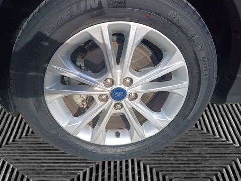 Used 2019 Ford Escape SE image 9