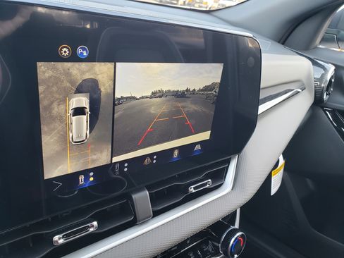 New 2026 Chevrolet Equinox LT w/ Convenience Package II image 39