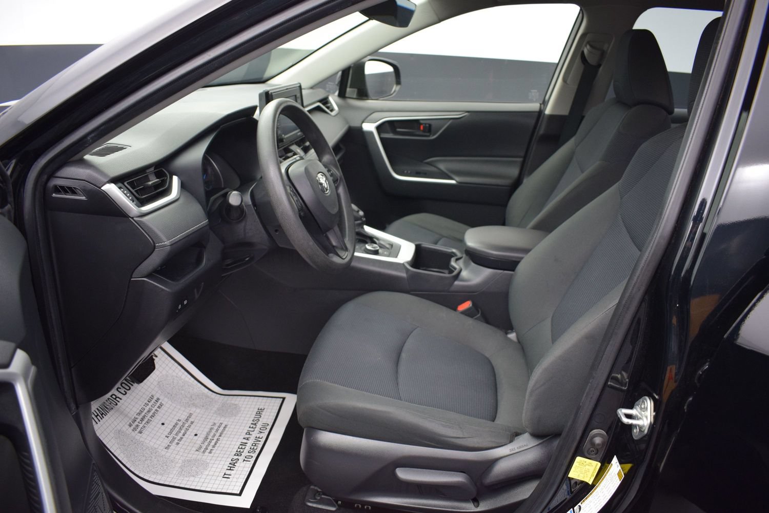 Used 2022 Toyota RAV4 LE AWD/4WD image 13