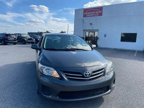 Used 2013 Toyota Corolla LE FWD image 3