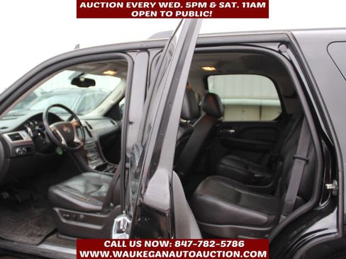 Used 2011 Cadillac Escalade AWD w/ Touring Package image 7