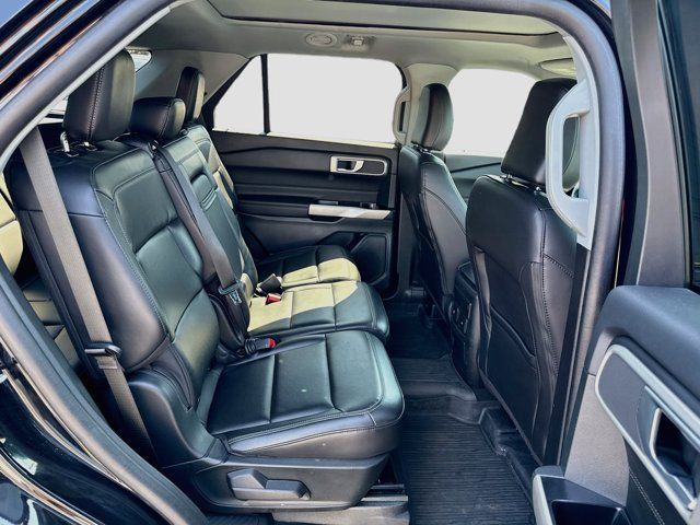 Used 2023 Ford Explorer XLT w/ Equipment Group 202A AWD/4WD image 37