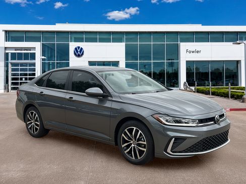 New 2026 Volkswagen Jetta SE FWD image 3