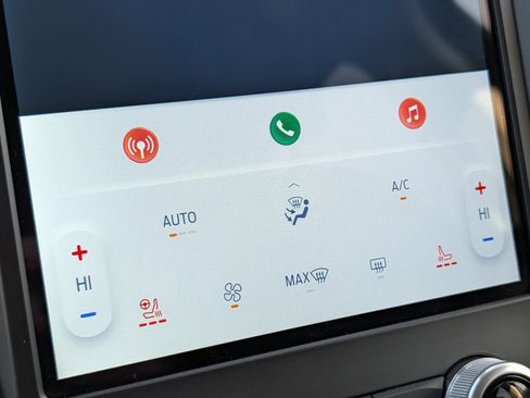 Used 2021 Ford Edge Titanium image 19