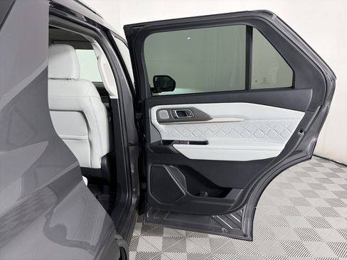 Used 2025 Ford Explorer Platinum w/ LUX Leather Package image 28