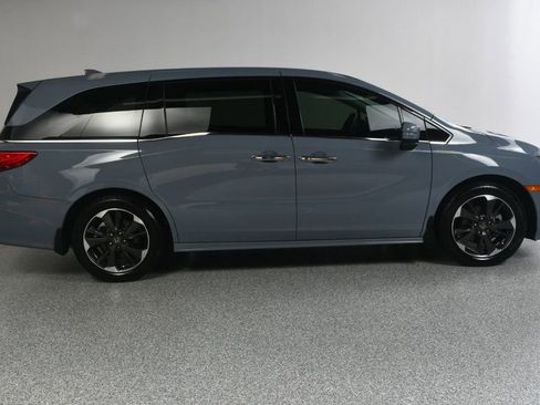Used 2024 Honda Odyssey Elite image 4
