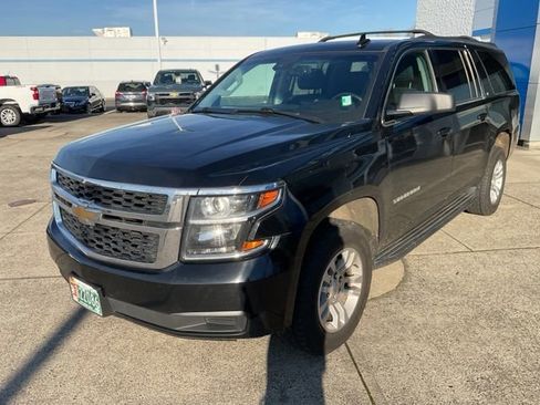 Used 2019 Chevrolet Suburban LT image 4