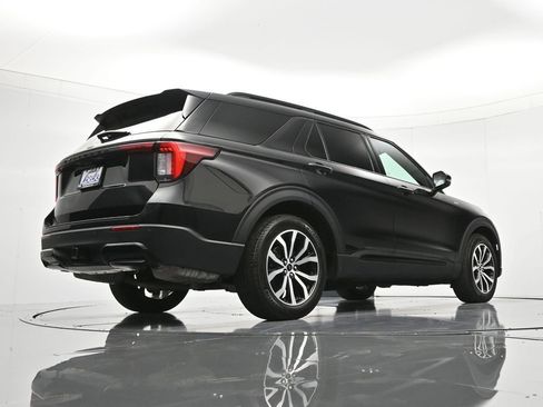 Certified 2025 Ford Explorer ST-Line w/ Premium Package RWD image 41