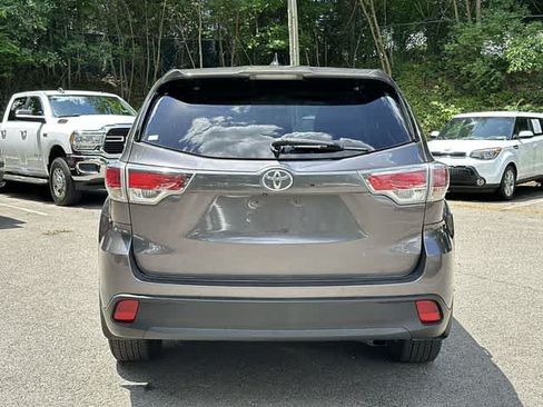 Used 2016 Toyota Highlander Plus AWD/4WD image 4