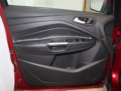 Used 2017 Ford Escape Titanium AWD/4WD image 29