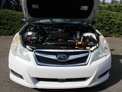Used 2010 Subaru Legacy 2.5i AWD/4WD image 17