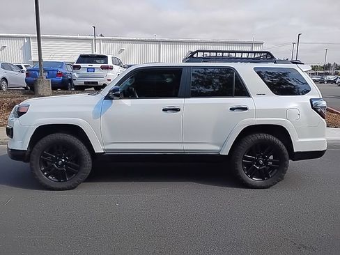 Used 2019 Toyota 4Runner Limited AWD/4WD image 2