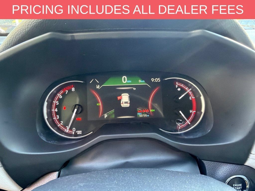 Used 2025 Toyota RAV4 XLE AWD/4WD image 10