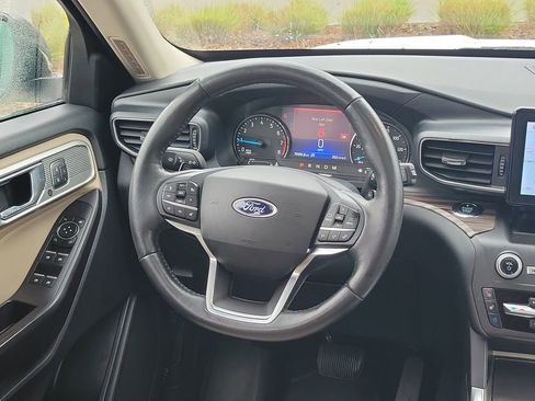 Used 2020 Ford Explorer Limited w/ Class III Trailer Tow Package image 23