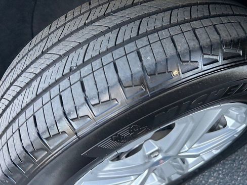 Used 2024 GMC Terrain SLE image 14