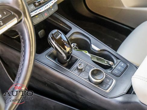 Used 2023 Cadillac XT4 Premium Luxury image 30