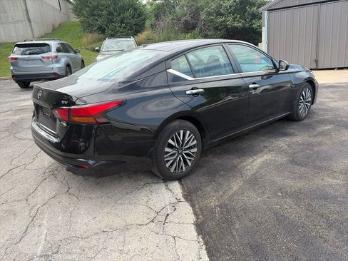 Used 2023 Nissan Altima 2.5 SV w/ SV Premium Package FWD image 5
