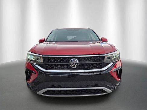 Used 2024 Volkswagen Taos SE FWD image 8