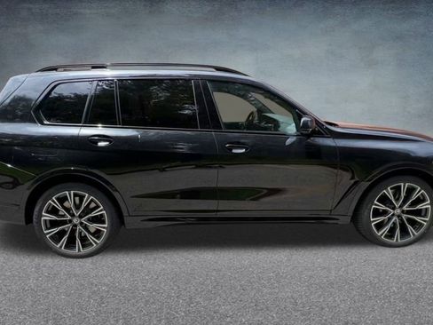 Used 2022 BMW X7 M50i image 30