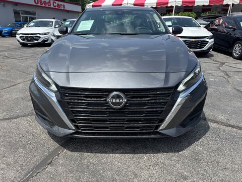 Used 2024 Nissan Altima 2.5 S FWD image 2