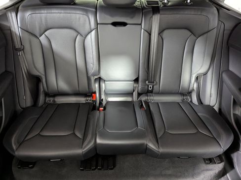 Used 2022 Audi Q8 Prestige image 13