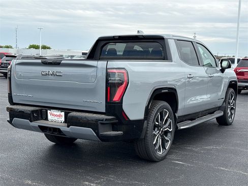 New 2025 GMC Sierra EV Denali image 8
