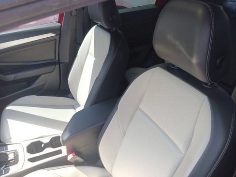 Used 2019 Volkswagen Jetta R-Line FWD image 5