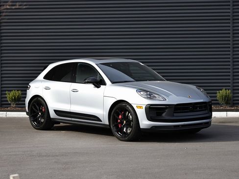 New 2026 Porsche Macan GTS image 10