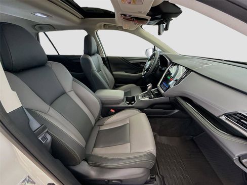 Certified 2025 Subaru Outback Onyx Edition XT image 31