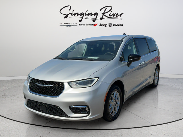 Used 2024 Chrysler Pacifica Touring-L FWD image 3