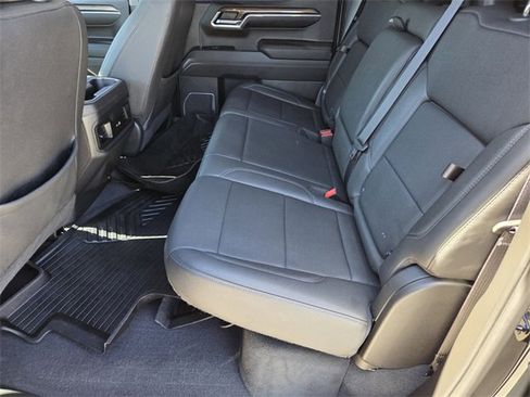 Used 2022 Chevrolet Silverado 1500 LT Trail Boss w/ Convenience Package II image 11