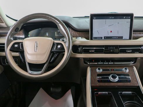 Used 2023 Lincoln Aviator Reserve w/ Equipment Group 201A RWD image 17