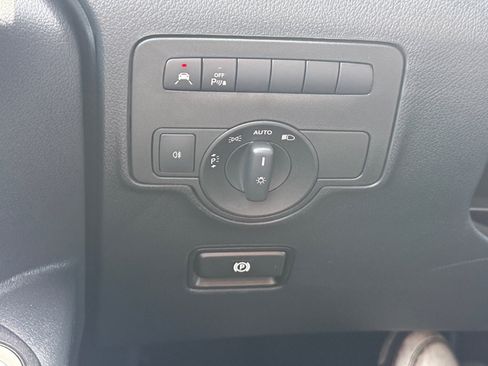 Used 2023 Mercedes-Benz Metris Passenger image 14