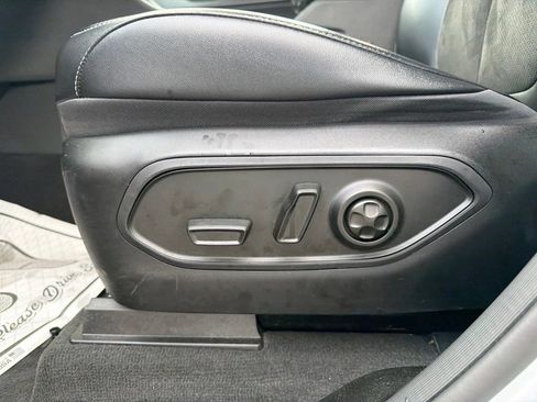 Used 2023 Jeep Grand Cherokee Altitude AWD/4WD image 13