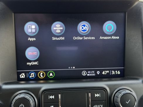 Used 2024 GMC Terrain SLT w/ Infotainment Package II image 26