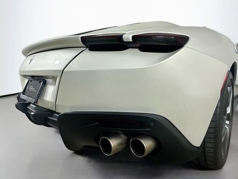 Used 2024 Ferrari Roma Spider RWD image 39