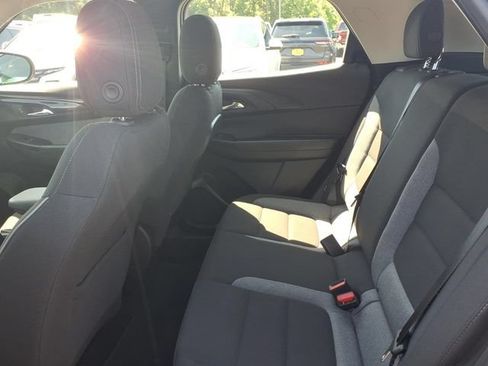 Used 2024 Chevrolet TrailBlazer LS FWD image 16