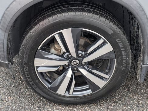 Used 2021 Nissan Rogue SL FWD image 13
