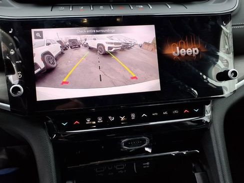New 2026 Jeep Grand Cherokee L Limited AWD/4WD image 17