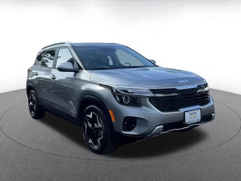 Used 2025 Kia Seltos S image 2