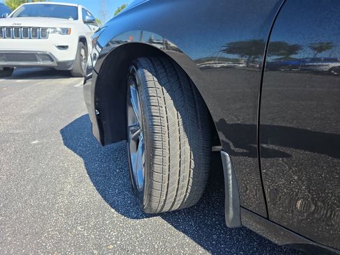 Used 2018 Honda Accord EX-L image 36