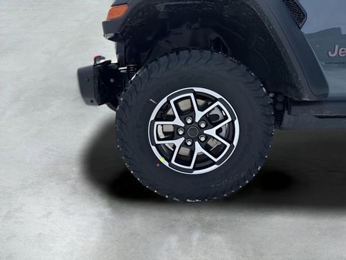 New 2026 Jeep Wrangler Unlimited Rubicon w/ Steel Bumper Group image 13