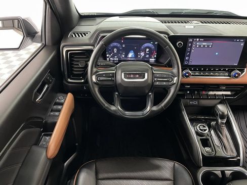 Used 2024 GMC Canyon AT4 w/ AT4 Premium Package AWD/4WD image 10