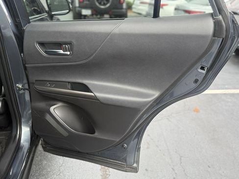 Certified 2022 Toyota Venza XLE image 19