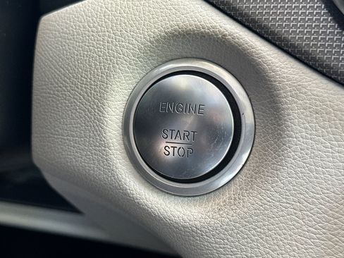 Certified 2020 Mercedes-Benz GLA 250 4MATIC image 16