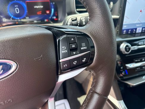 Used 2024 Ford Explorer King Ranch w/ Technology Package AWD/4WD image 46
